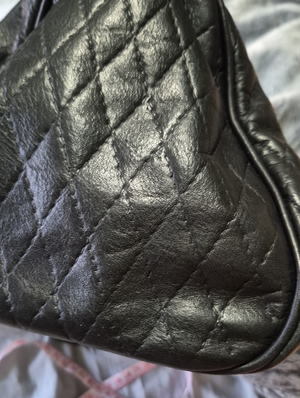 Roots Quilted Leather Tote Bag - Black - Picture 6 of 9